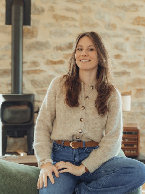 🎙️Il était grand temps de faire les présentations

Je suis Flora, photographe depuis 2018, basée à Baden je réalise vos reportages photo dans le Golfe du Morbihan et au-delà 🚀

💬 J’ai un attrait tout particulier pour les lieux de vie atypiques dont on perçoit l’ADN dans chaque recoin ainsi que pour l’artisanat et la beauté des gestes métier 

Pour les particuliers, découvrez mon travail sur mon compte dédié @floramaris.photographie 🌻

✍🏼 Contactez-moi via mon site ou en DM