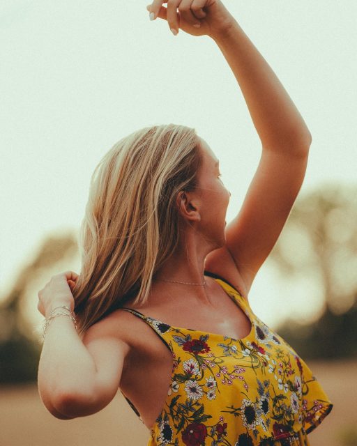L’été qui ne voulait pas arriver, semble finalement ne plus vouloir partir 🌞

#portraitphotography 
#endlesssummer 
#summervibes
#bretagnesud 
#vannes