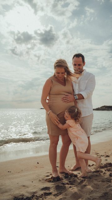Une séance photo en famille c’est avant tout des jeux, du rire et de l’amour 🫶🏼

#photographebretagne 
#photographevannes 
#photographefamille 
#momentsenfamille
#vannes