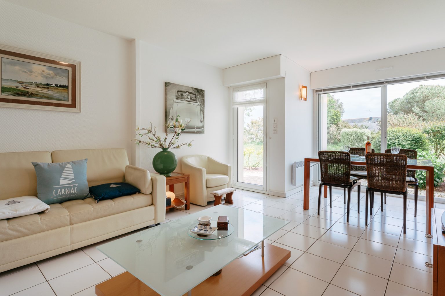 Photographie du salon d'un appartement de location saisonnière à Carnac